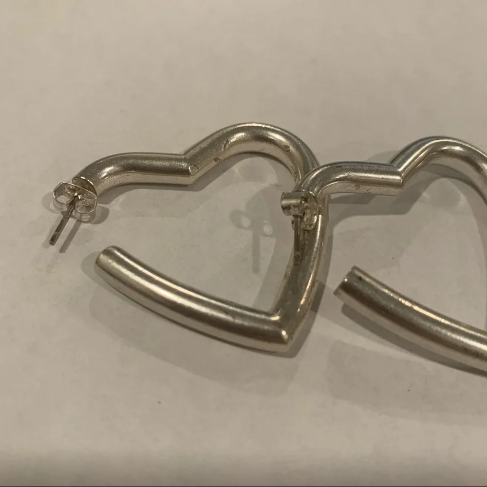 Madewell silver heart shaped hoop - Picture 2 of 3
